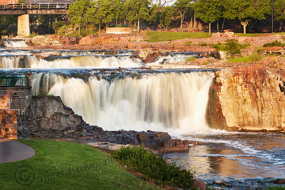 Falls Park184, Sub